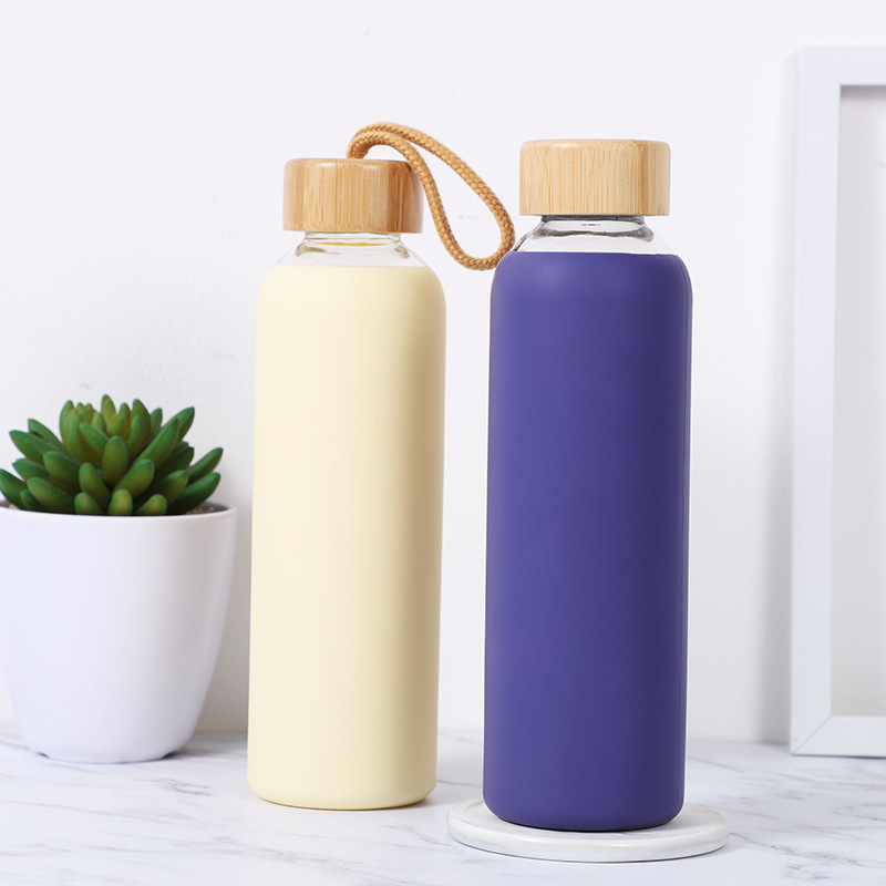 500ml Hot sale outdoors Candy color Bamboo Lid Glass bottle with Silicone Sleeve
